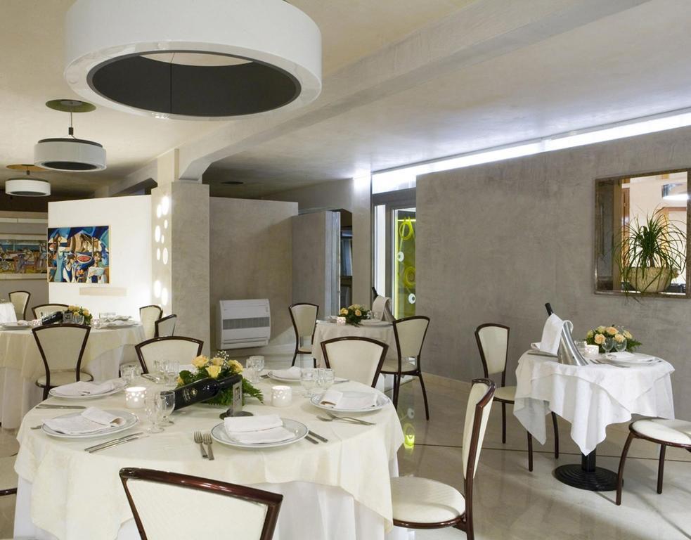 Hotel Ristorante Cavaliere Скарио Екстериор снимка
