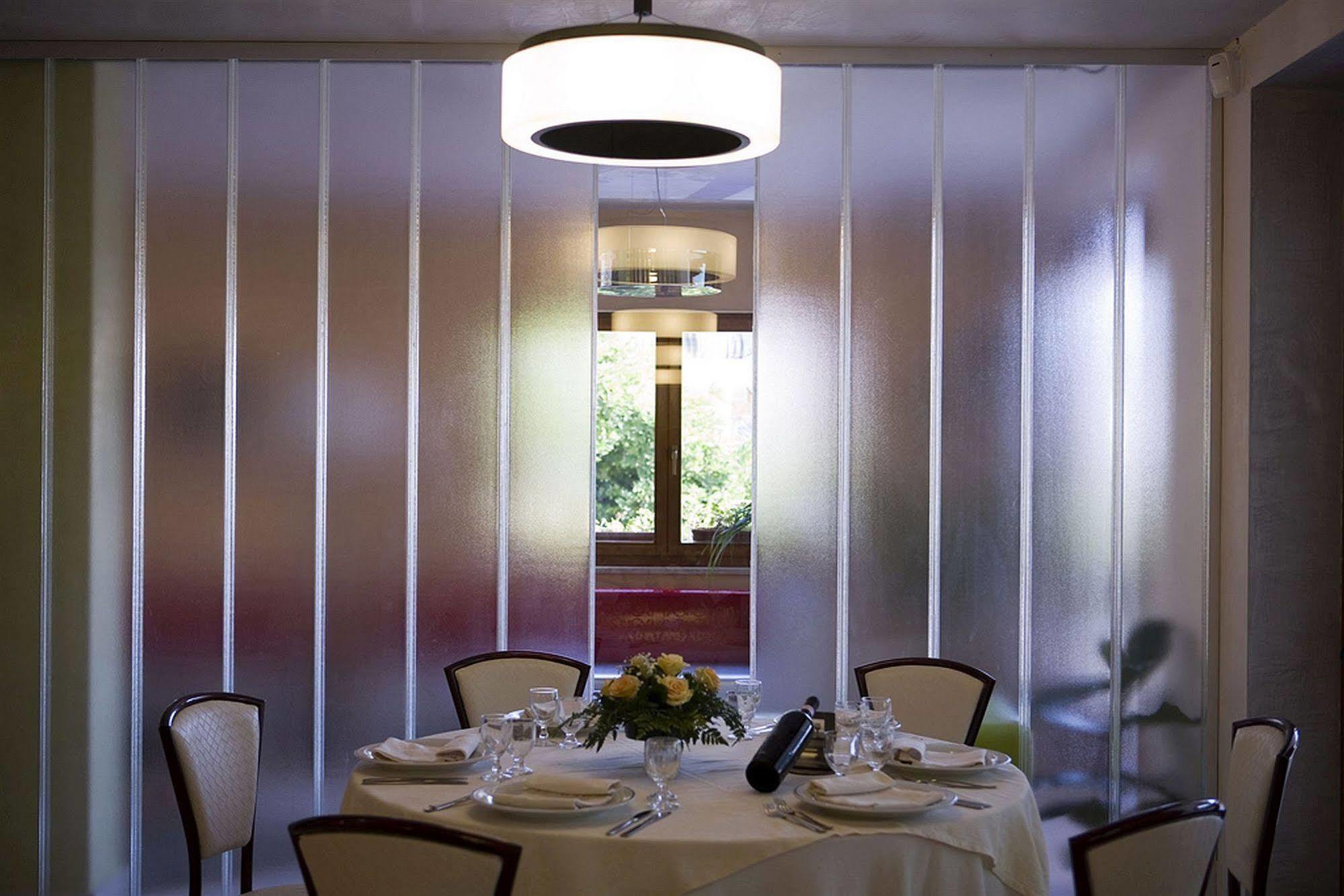 Hotel Ristorante Cavaliere Скарио Екстериор снимка