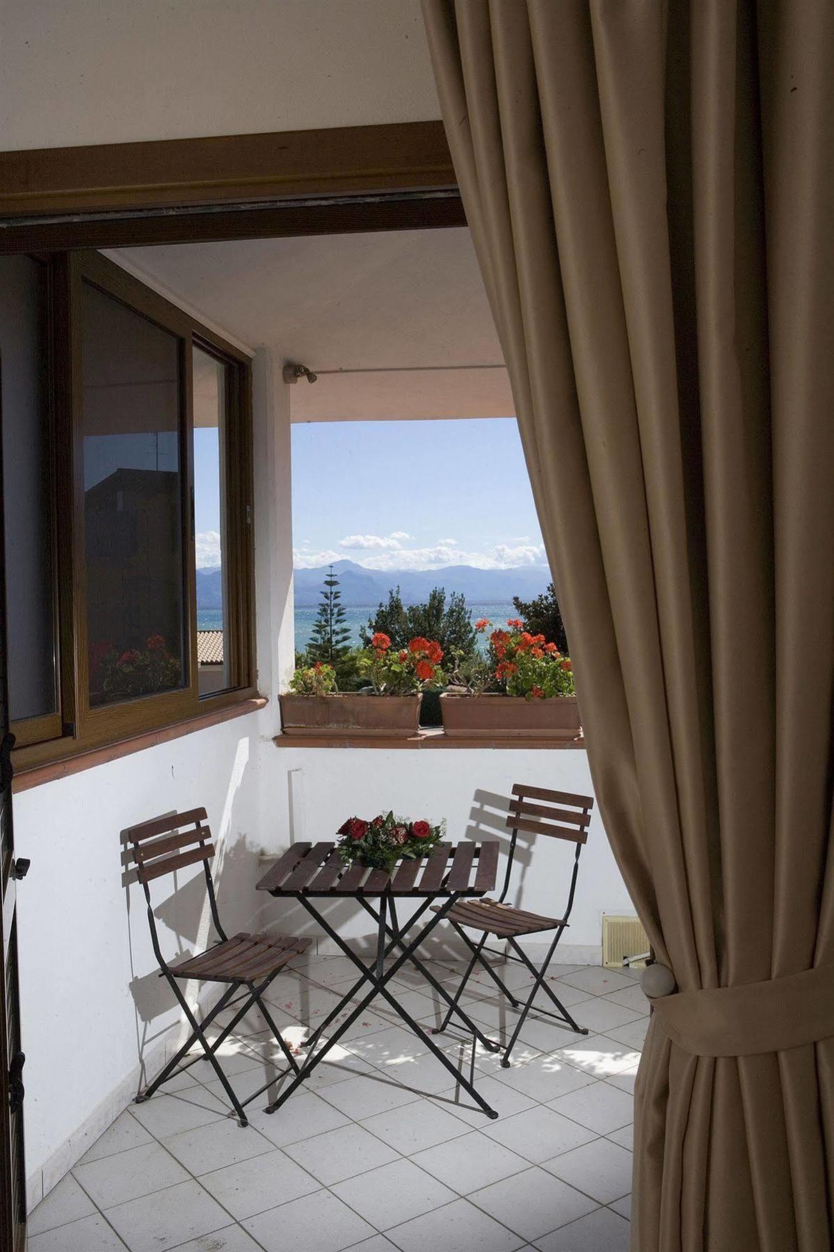 Hotel Ristorante Cavaliere Скарио Екстериор снимка