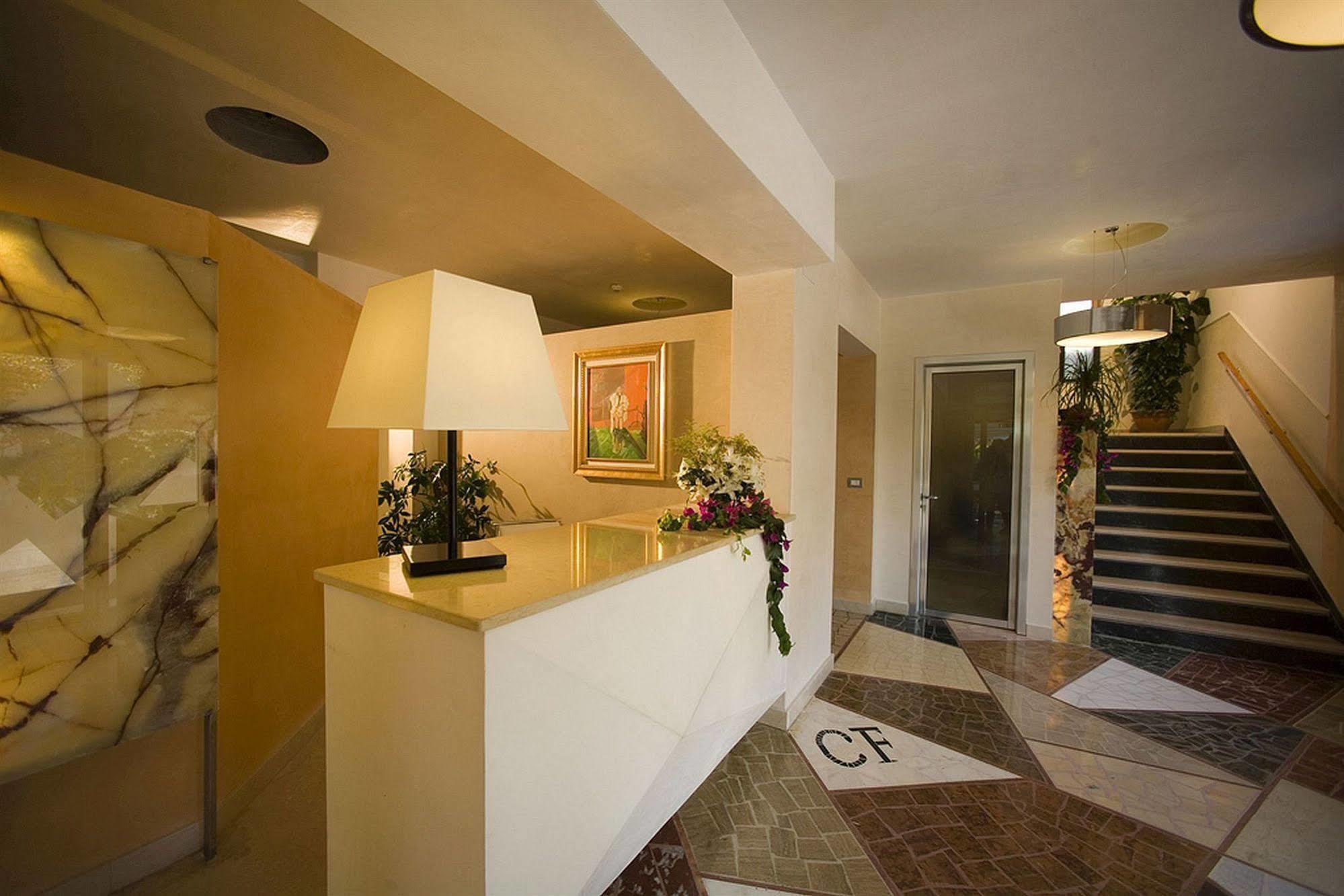 Hotel Ristorante Cavaliere Скарио Екстериор снимка